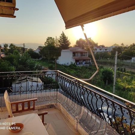 Rousetis Apartments Aigio Bagian luar foto