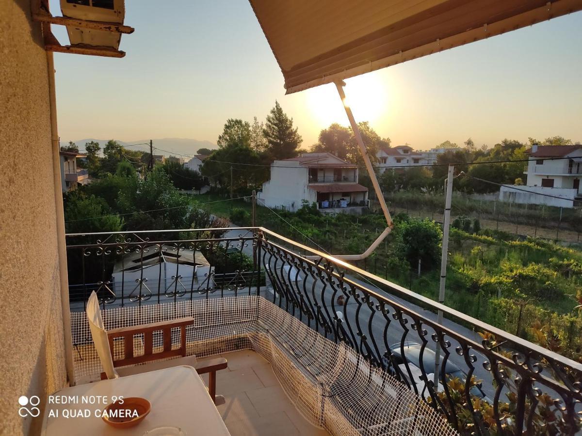 Rousetis Apartments Aigio Bagian luar foto
